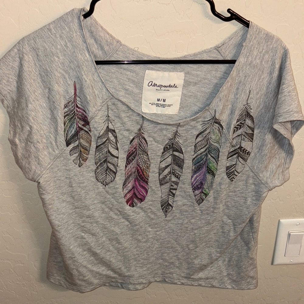 Aeropostale Gray Feather Print Crop Top